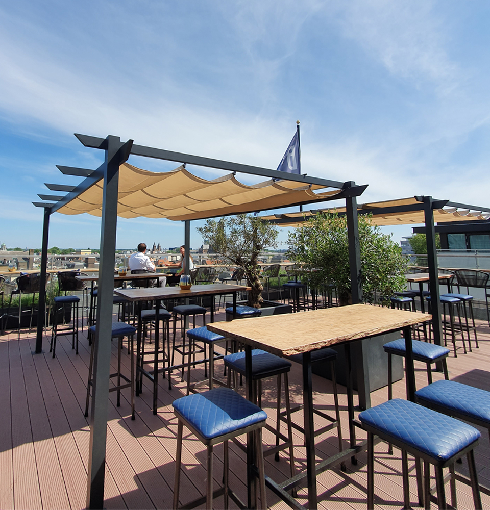 BLOU Rooftop Bar - Hotel Haarhuis (1).jpg
