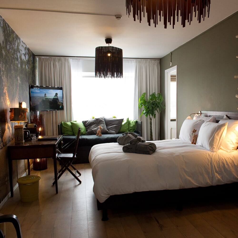 burgers-zoo-room.jpg